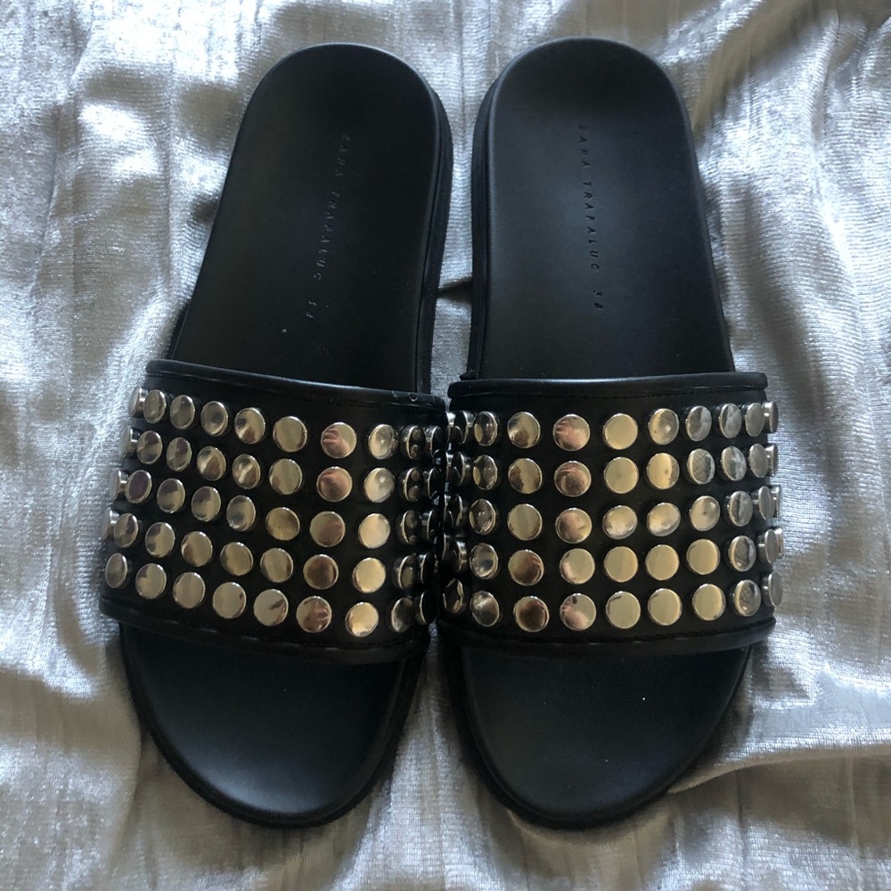 Zara slides